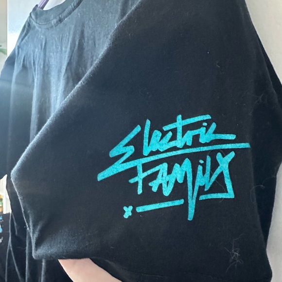 Electric Family Black T-Shirt | 100% Cotton | Men’s Large - Picture 7 of 8